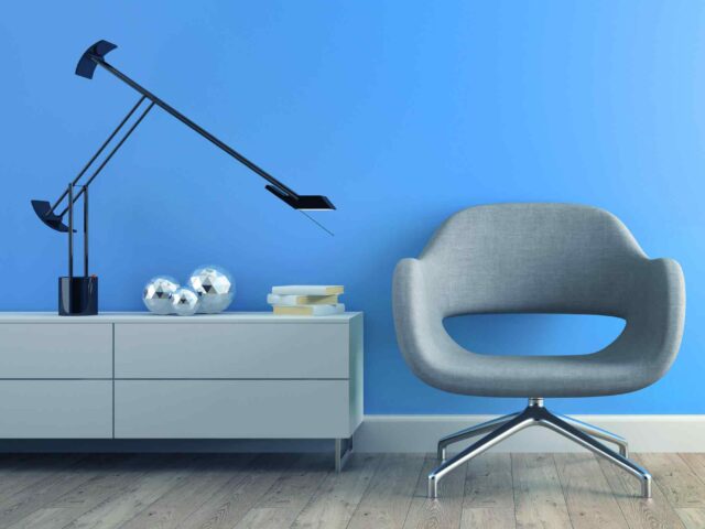 https://demo.susangallery.id/wp-content/uploads/2017/05/image-chair-blue-wall-640x480.jpg